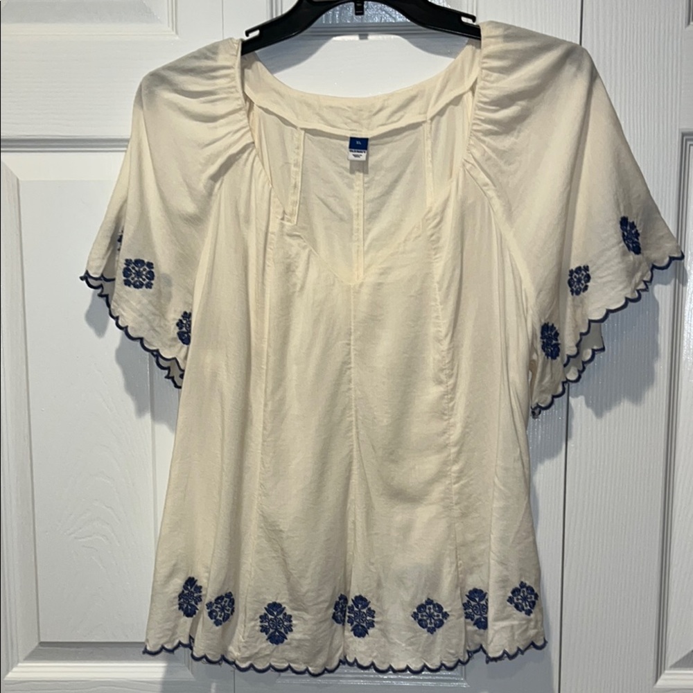 Old Navy Cream Blouse with Blue embroidered Accents size XL